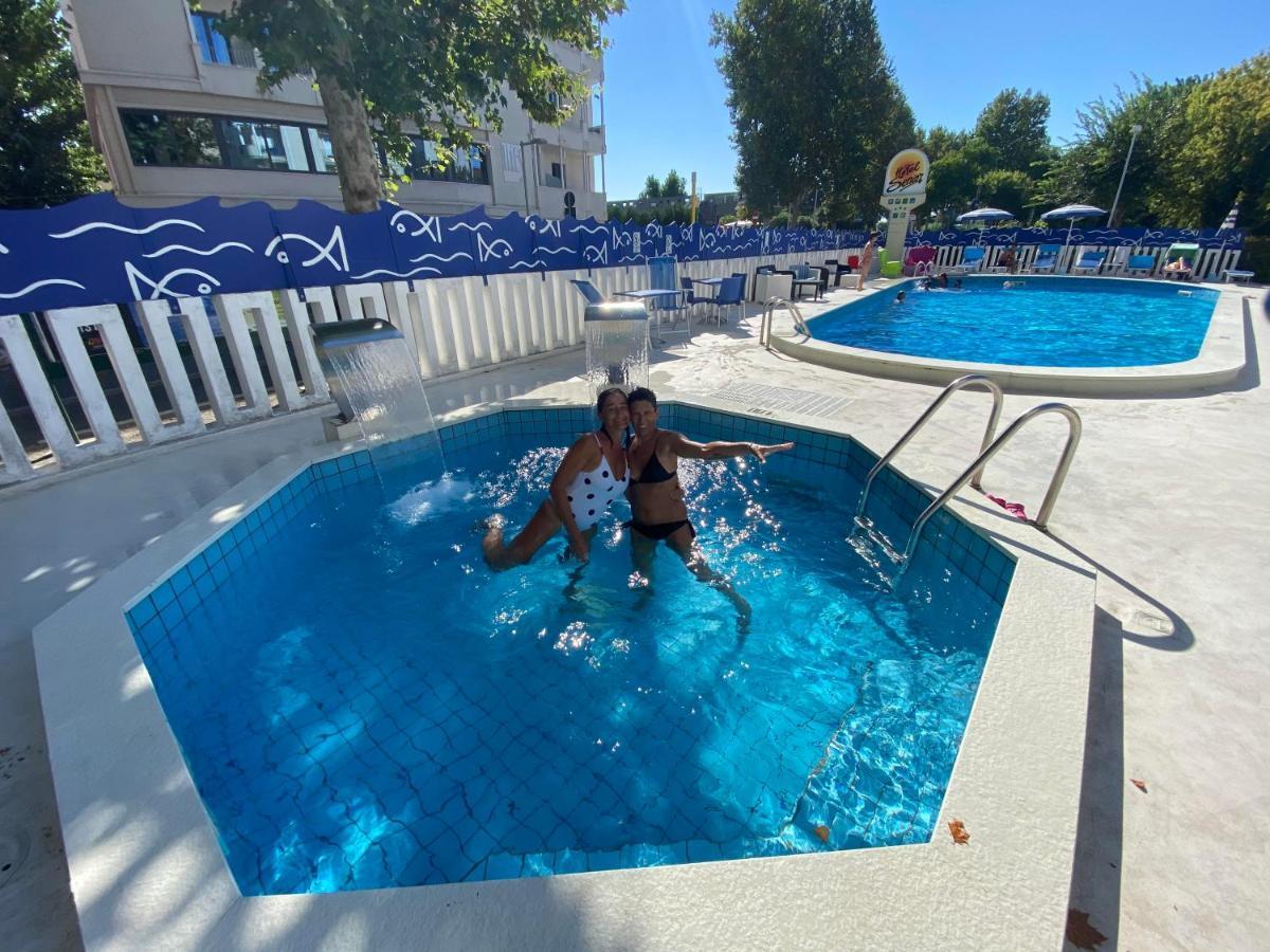 Hotel Senior Каттоліка Екстер'єр фото