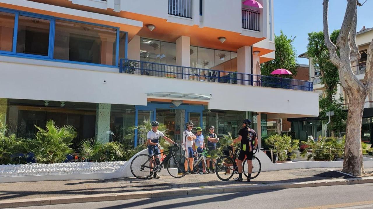 Hotel Senior Каттоліка Екстер'єр фото