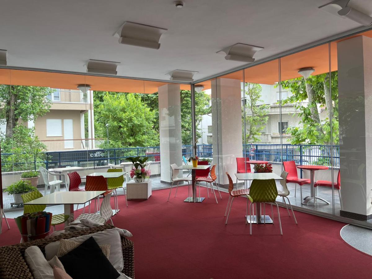 Hotel Senior Каттоліка Екстер'єр фото
