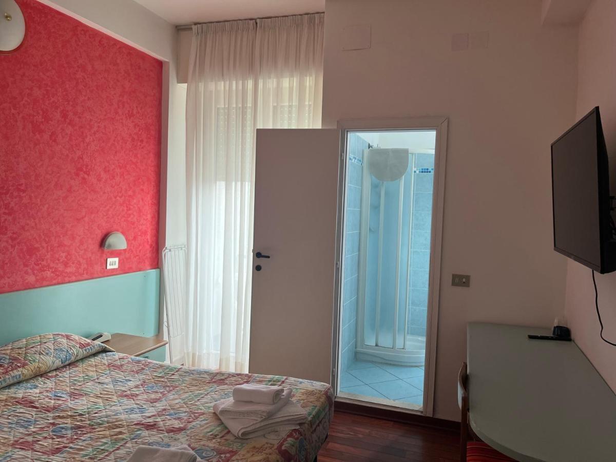 Hotel Senior Каттоліка Екстер'єр фото