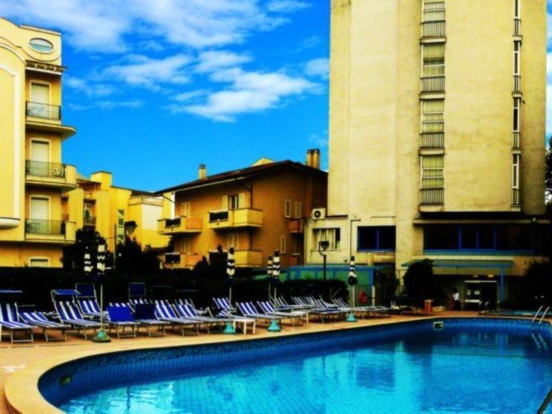 Hotel Senior Каттоліка Екстер'єр фото